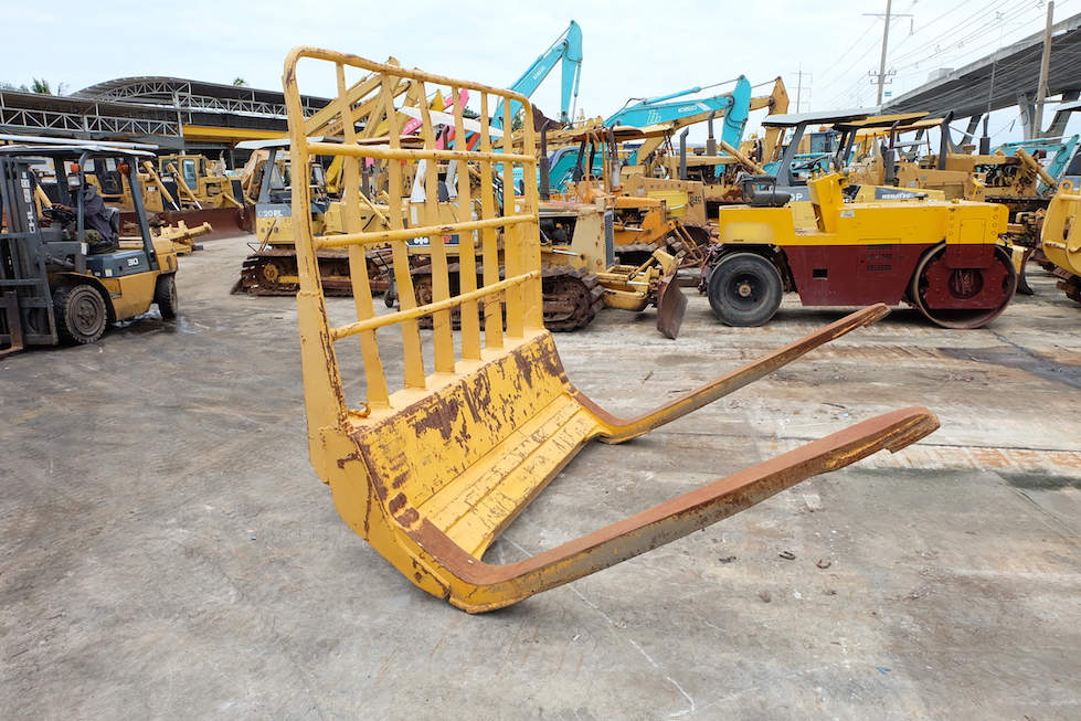 งาตัก Komatsu WA300-1, WA300-3 (Code: F-4)